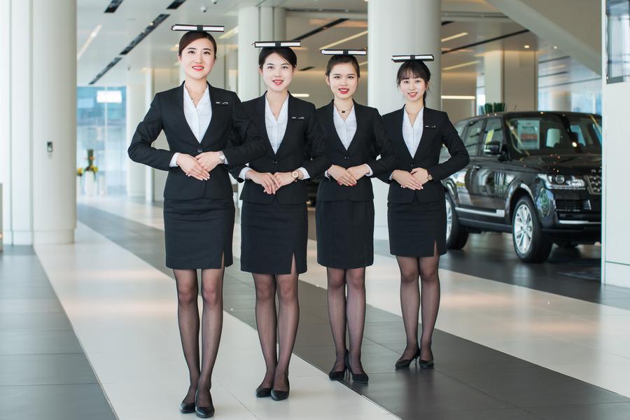 豪车销售顾问的气质养成 揭秘奔驰汽车销售的严格礼仪训练